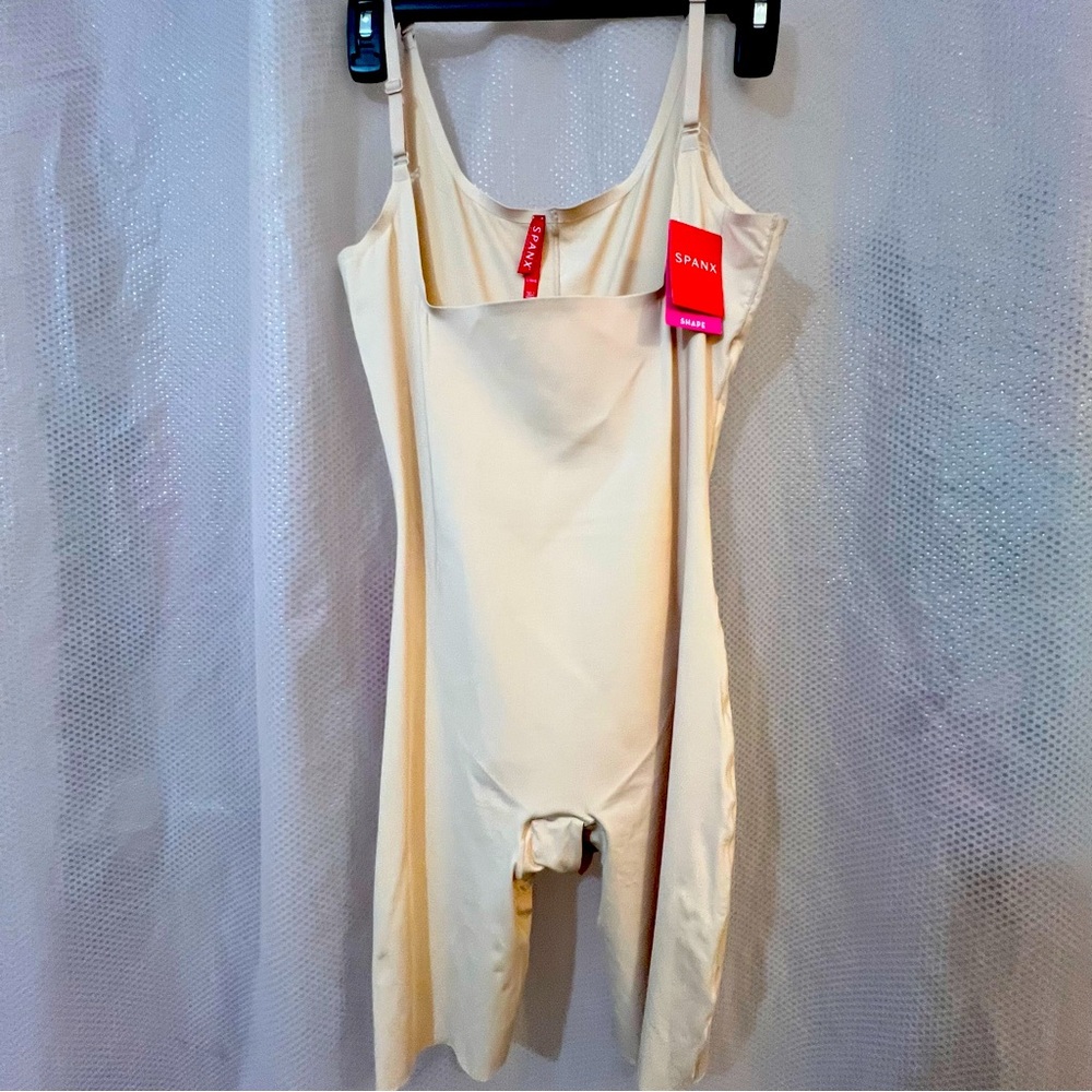 Spank  women’s oncore open bust mid thigh body suit brand new with tags